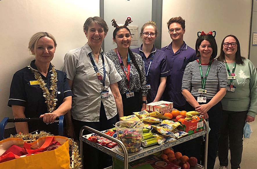 NUH Medicine (@nuhmedicine) on Twitter photo The <a href="/NUHMedicine/">NUH Medicine</a> Divisional team are out and about visiting our night shift teams across QMC as part of our well-being programme, Medicine Connect. Bringing some goodies and Xmas cheer! The <a href="/NUHMedicine/">NUH Medicine</a> Divisional team are out and about visiting our night shift teams across QMC as part of our well-being programme, Medicine Connect. Bringing some goodies and Xmas cheer!