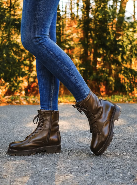 ThursdayBootCo's tweet photo. Combat Boots & Suede Jackets ๐ฅ
๐ธ: @ishgarrido
#ThursdayBoots #CombatBoots #SuedeJackets #WomensFallStyle https://t.co/zNDGN7O7ef