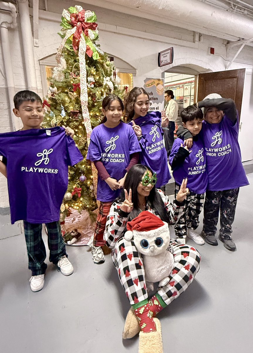 ❄️The holiday spirit is buzzing <a href="/nps_abingtonave/">Abington Ave School</a> <a href="/NPSvoices/">Newark Board of Education</a> with Coach Aja and her amazing Junior Coaches! It’s heartwarming to see all the smiles and pajamas!✨ #playworks #peermentors #schoolspirit