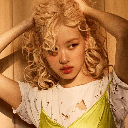 rosie' by ROSÉ sold 860,000 units globally in its first week of