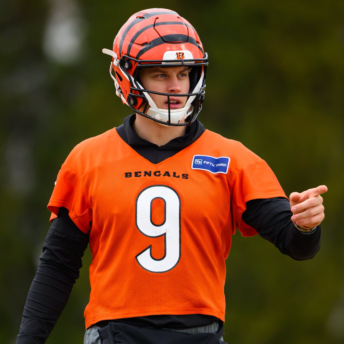 'sup <a href="/JoeyB/">Joey Burrow</a> ?

#ProBowlVote + Joe Burrow