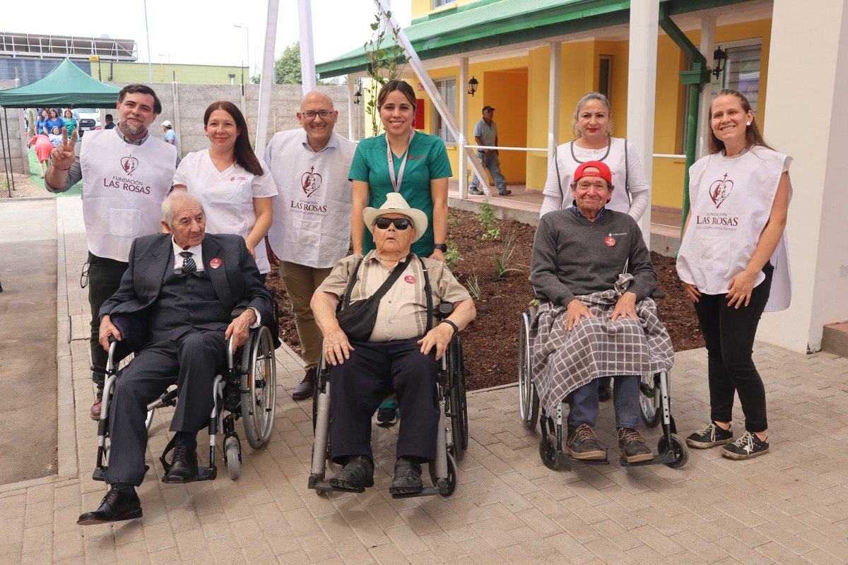 💪🏻 ¡Lo logramos JUNTOS , todos los Amigos de Fundación Las Rosas y la comunidad de la Provincia del #Maipo abrimos las puertas a este "hogar modelo", en beneficio de 106 personas mayores que necesitan #Cuidados ... 👉🏼   fundacionlasrosas.cl/2024/12/19/fun… 👵🏾👴🏻👵🏼♥️🌹💫 GRACIAS!