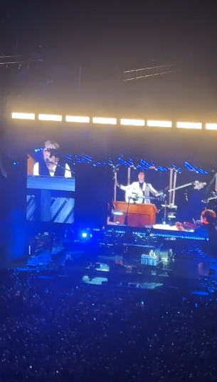 BEATLESMAGAZINE's tweet photo. #NOWANDTHEN #PAULMCCARTNEY at TheO2 London #getbacktour 19 December, 2024 https://t.co/RSdmM16m4X
