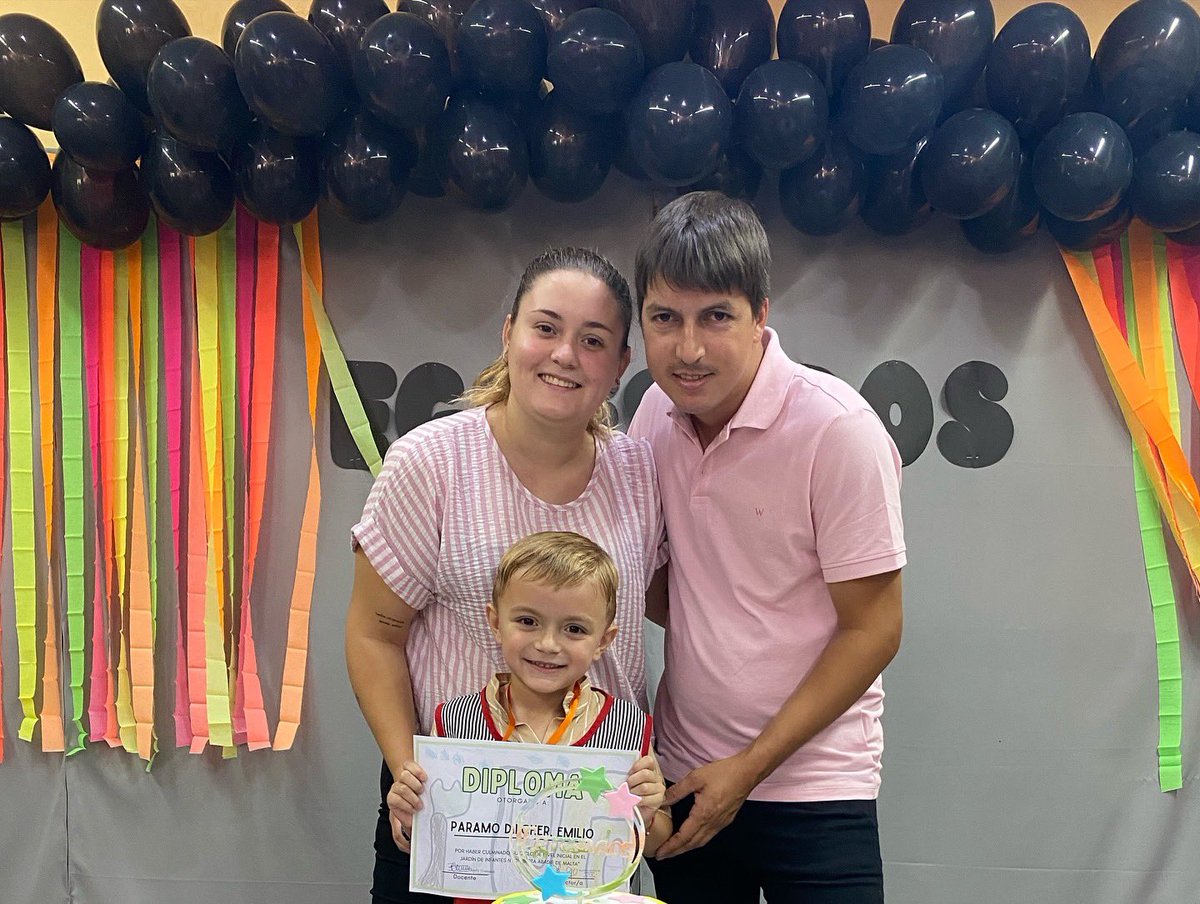 Nahi_dilcher's tweet photo. Dios mío q manera de llorar hoy! No puedo creer lo rápido q paso el tiempo! Te amamos Emilio https://t.co/FgfQQ4dCgS