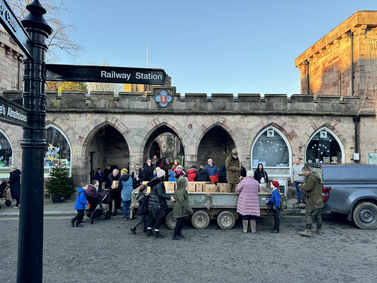 Today we went out delivering fresh veg donated by farmers to anyone who needed it. Pre arranged locations and times shared on local social media pages meant over three locations we gave away 250 boxes. Thank you to everyone who has donated veg and helped in any way. Tomorrow we