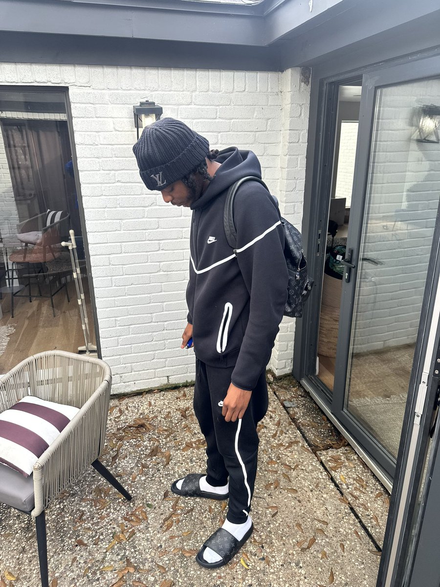 1headhoncho_'s tweet photo. All these risks you taking gon pay off in the long run just keep running it up⛹🏾♂️ #LONGLIVEROB🩸🦅 https://t.co/swQaZ2KSDu