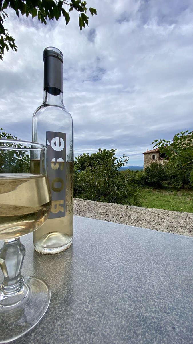 mitzyelliott's tweet photo. #alphabetchallenge #weekYforYummy 
This French wine was…. Well, you know, Yummy 🤤 😆🍷
#Tourtour #France https://t.co/BOB1Ov3AQR