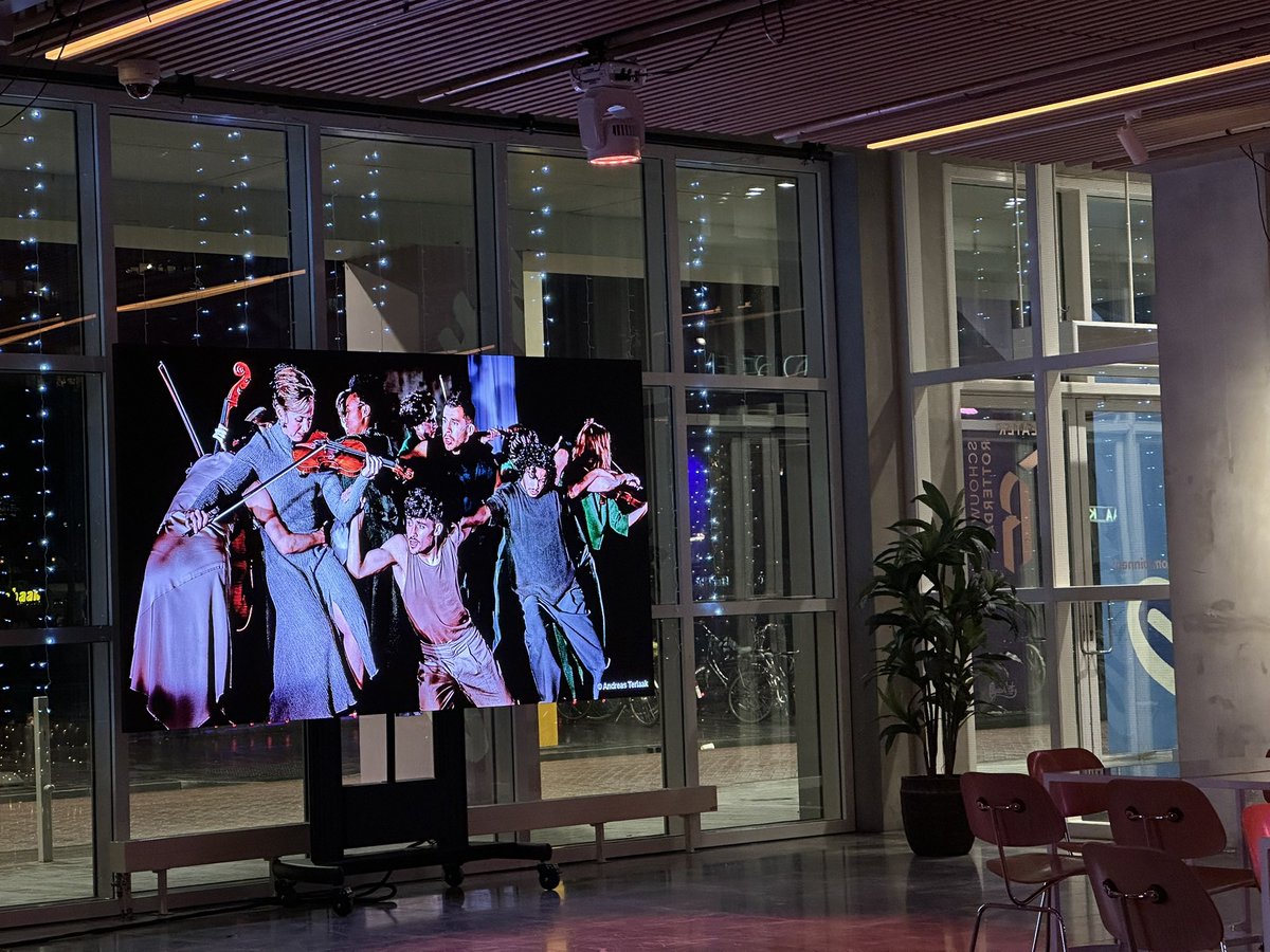 100procent010's tweet photo. Gisteren in @TheaterRdam genoten van de voorstelling Normality No More met @ragazzequartet, @Via_Berlin en @ConnyJanssen Danst https://t.co/uHVGvkKP26