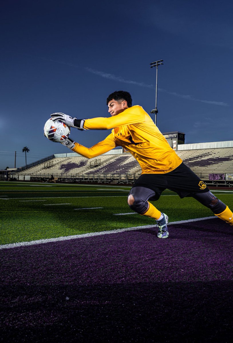 The best photos taken by the best photographer! Thank you Jon for doing our winter sports photos this year! Here are soccers, the rest are on the gram! 🐰💜⚽️