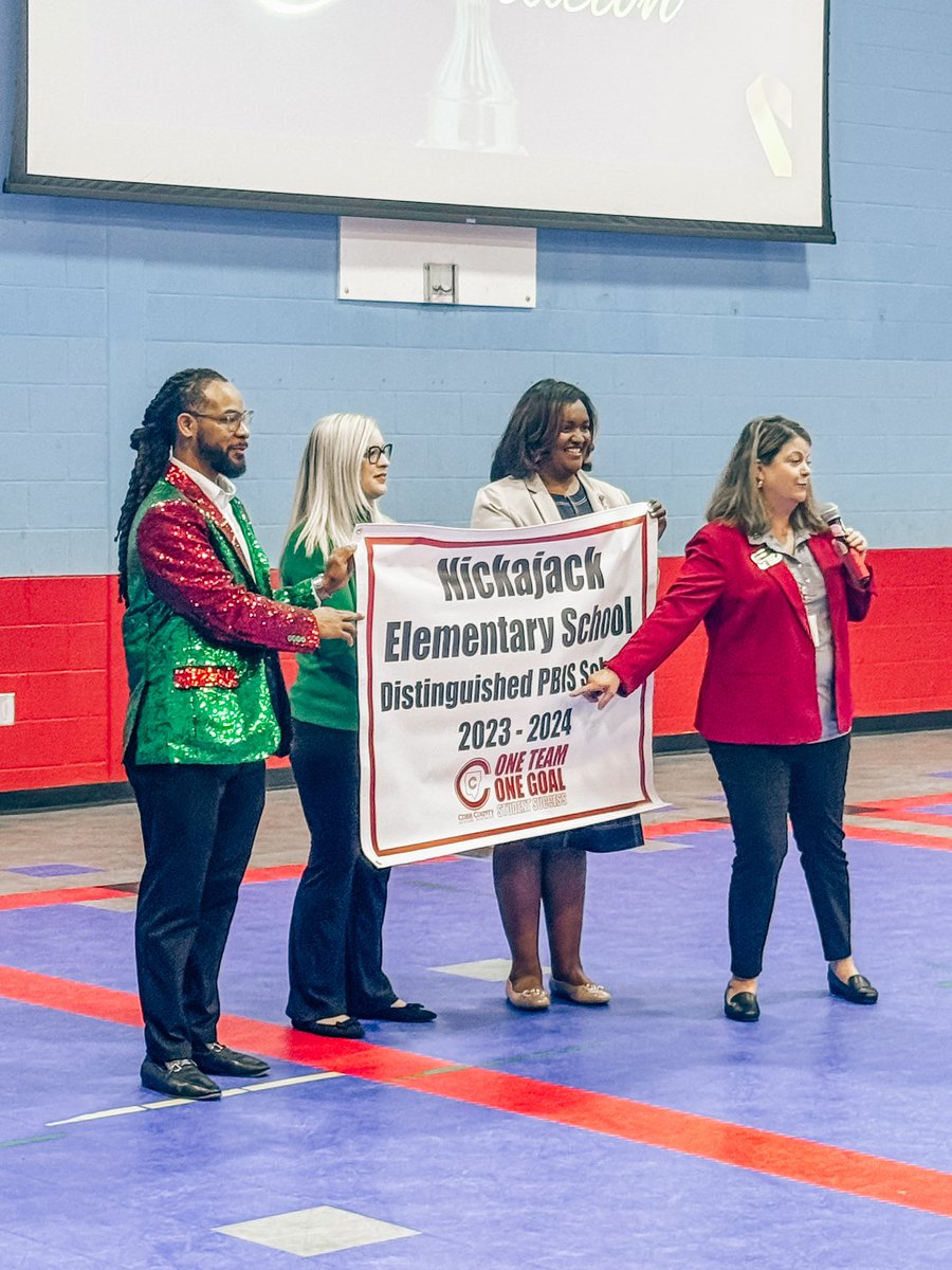 RodLangston's tweet image. Thrilled to welcome former Atlanta United player Greg Garza to our campus! We celebrated our amazing students and staff for achieving Distinguished PBIS honors. Today was unforgettable! 

Huge thanks to our entire PBIS support team. #LovetoLeadHere