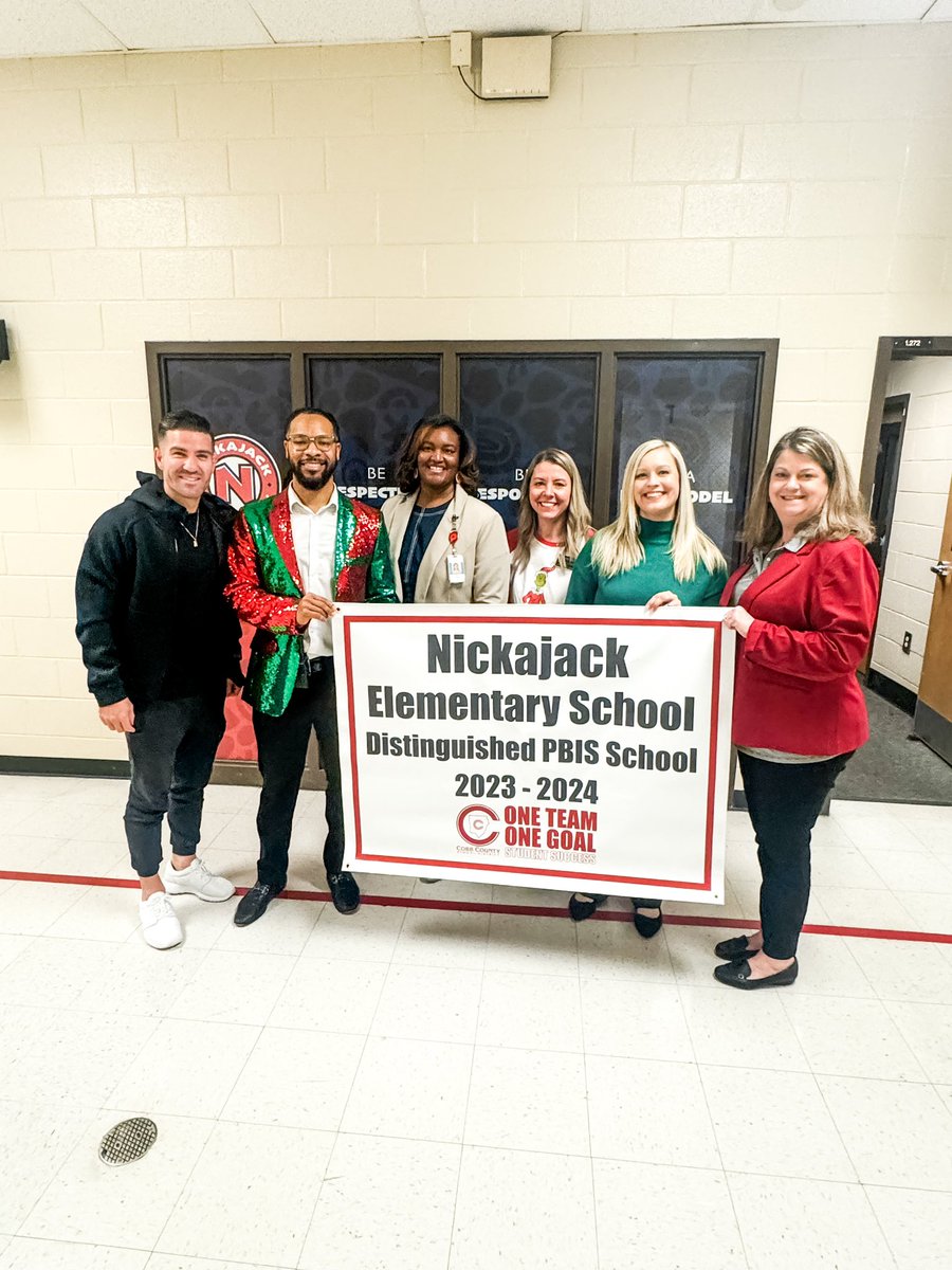 RodLangston's tweet image. Thrilled to welcome former Atlanta United player Greg Garza to our campus! We celebrated our amazing students and staff for achieving Distinguished PBIS honors. Today was unforgettable! 

Huge thanks to our entire PBIS support team. #LovetoLeadHere