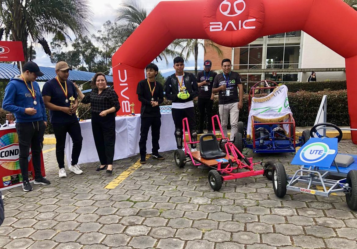 UTEoficial's tweet photo. Estudiantes de Ingeniería Automotriz y Electromecánica brillaron en la Competencia de Coches de Madera, demostrando creatividad, trabajo en equipo e innovación. ¡Felicidades a los ganadores y a todos los participantes! 👏
Conoce más ➡️ https://t.co/RFWf9k3JCt
@FciiUte 

#Ecuador https://t.co/iQKI9HNPsT