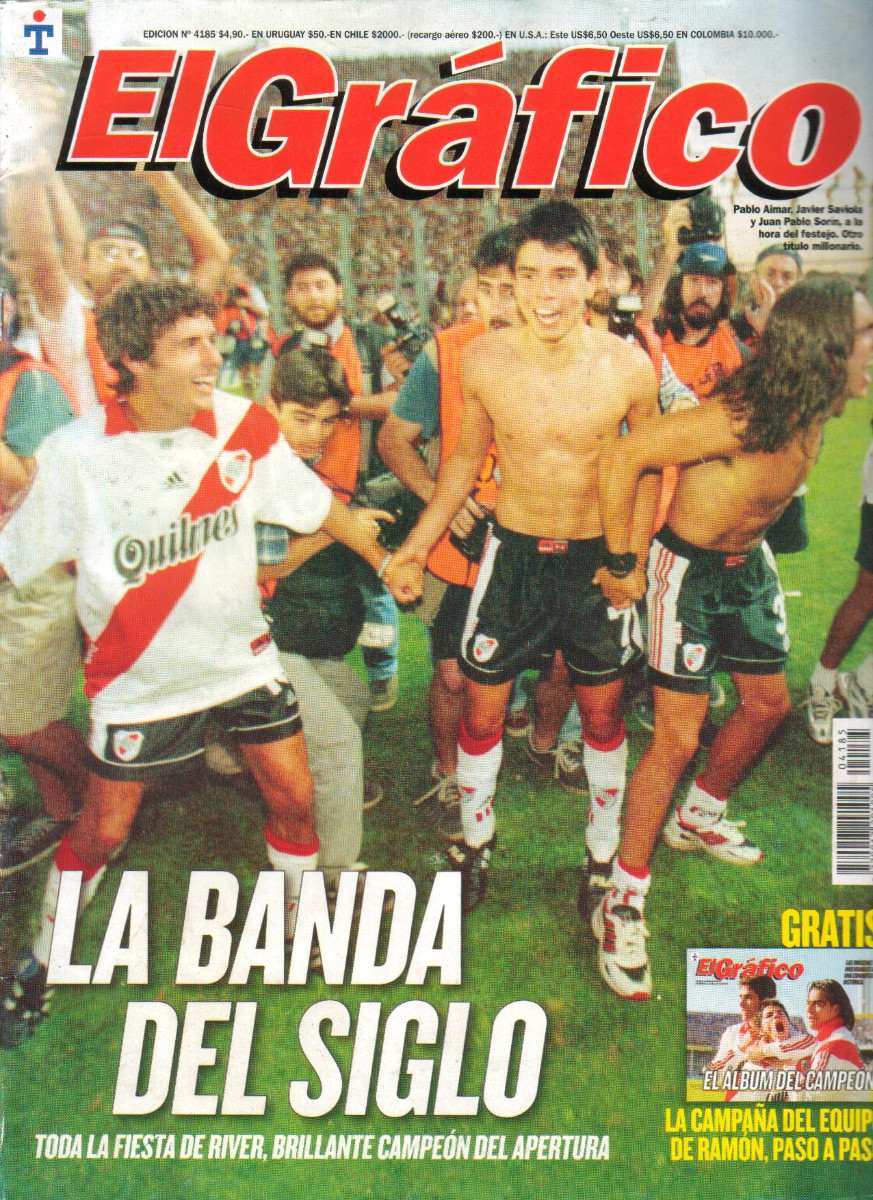 RiverPlate_hist's tweet photo. 19.12.1999
#SanLorenzo 2-2 #River 
🏟️ Nuevo Gasómetro
⚽️ Guille Pereyra y @SaviolaStats 

Con Ramón en el banco #RiverPlate ganaba el último torneo del siglo XX. Vuelta olímpica nro. 28. El tridente Aimar-Saviola-Ángel la rompió toda. El conejo goleador de la liga con 15 tantos. https://t.co/OeJFKDthjl