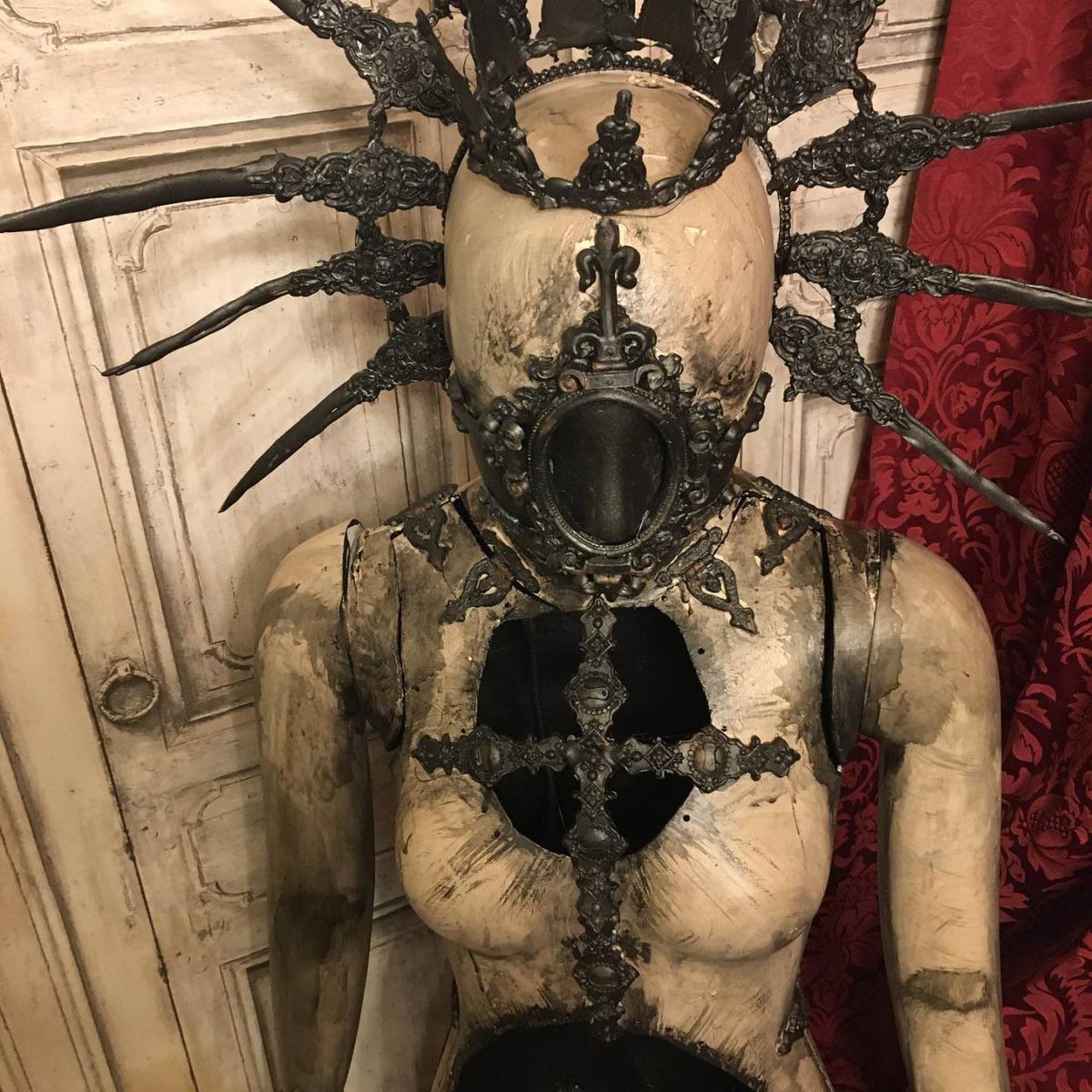 Iithosphere's tweet photo. Sculpture by Virtu More https://t.co/6cHIH1S12q
