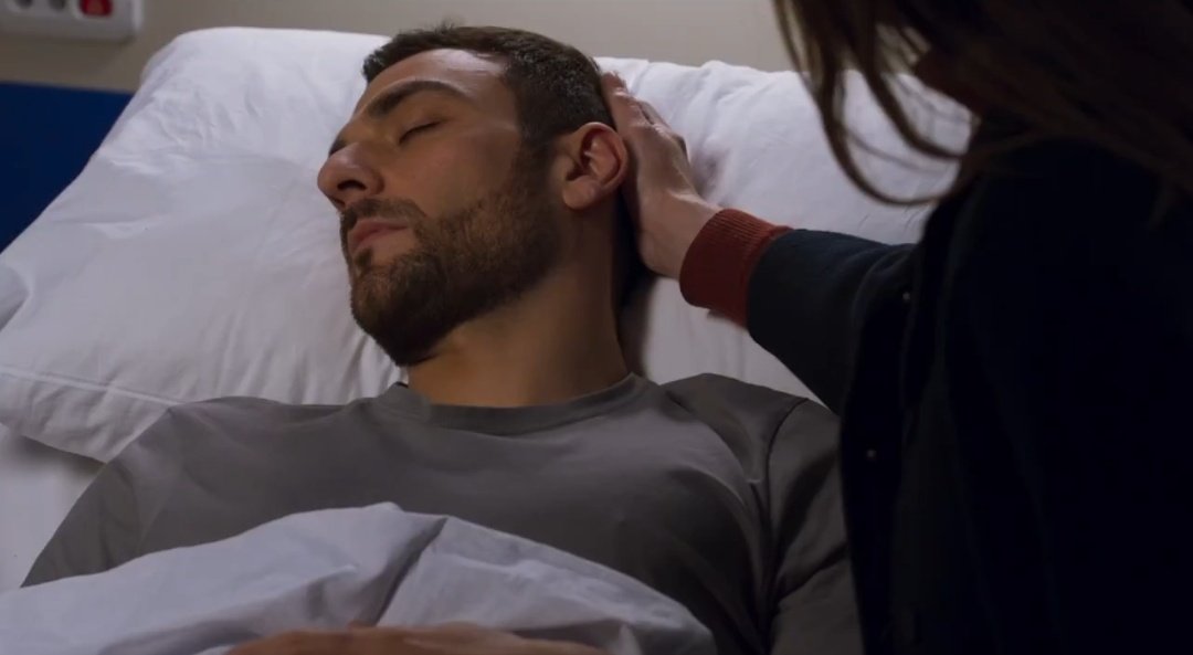 Giulia35508041's tweet photo. "Amore mio... Amore mio... Giulia..." Io lo so che tra i due sarà lui il cucciolone che le dirà 37384893 al giorno quanto la ama
#Mezzanottini #DonMatteo14 https://t.co/Tkz4PzvZ2h