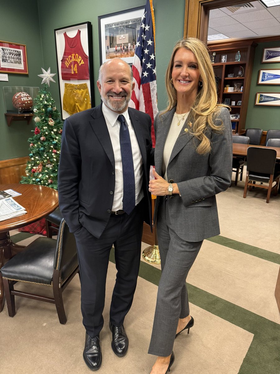 Great to see the fantastic @kloeffler in the Senate offices ahead of the holidays. President Trump has assembled a power house team for his next Administration.