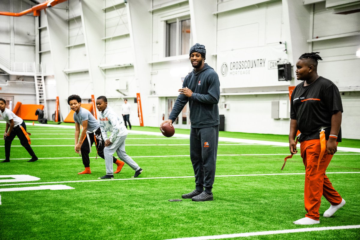 Cleveland Browns Youth Football (@brownsyouthfb) on Twitter photo On Monday, <a href="/1LECOM/">LECOM</a> donated $5,000 to <a href="/clevelandmuny/">Cleveland Muny Footb</a> to purchase AEDs! 🏈💙 <a href="/denzelward/">Denzel Ward</a> joined in on the excitement to assist with the surprise, played some flag football & the evening concluded with a pizza party to celebrate the 10U team's successful season! #MonthofGiving On Monday, <a href="/1LECOM/">LECOM</a> donated $5,000 to <a href="/clevelandmuny/">Cleveland Muny Footb</a> to purchase AEDs! 🏈💙 <a href="/denzelward/">Denzel Ward</a> joined in on the excitement to assist with the surprise, played some flag football & the evening concluded with a pizza party to celebrate the 10U team's successful season! #MonthofGiving