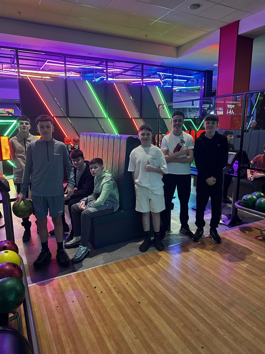 BenburbFC2011s's tweet photo. Team night out. 🎅🏽🎄 https://t.co/8CjKDDLgF4