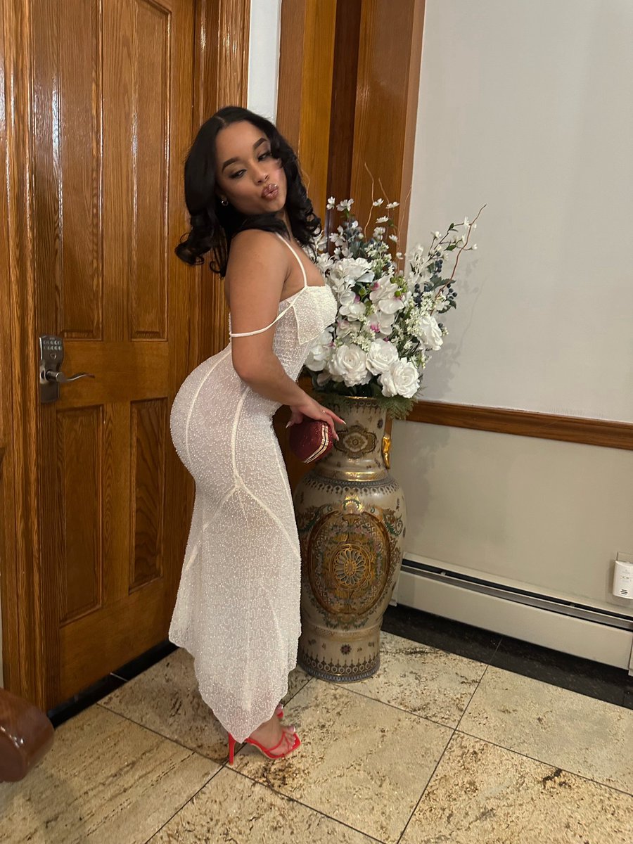 theproblemj's tweet image. Baby I want you all to myself 🫦