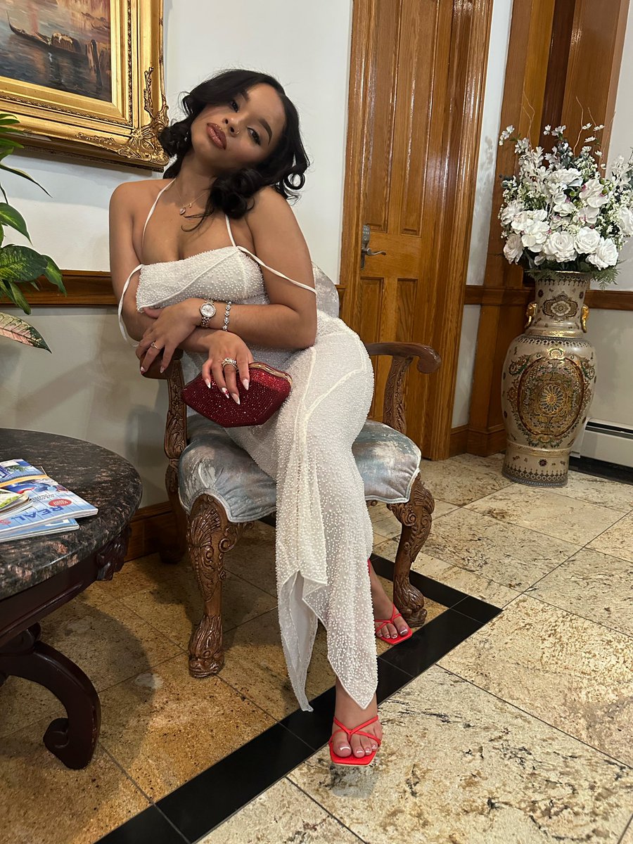 theproblemj's tweet image. Baby I want you all to myself 🫦