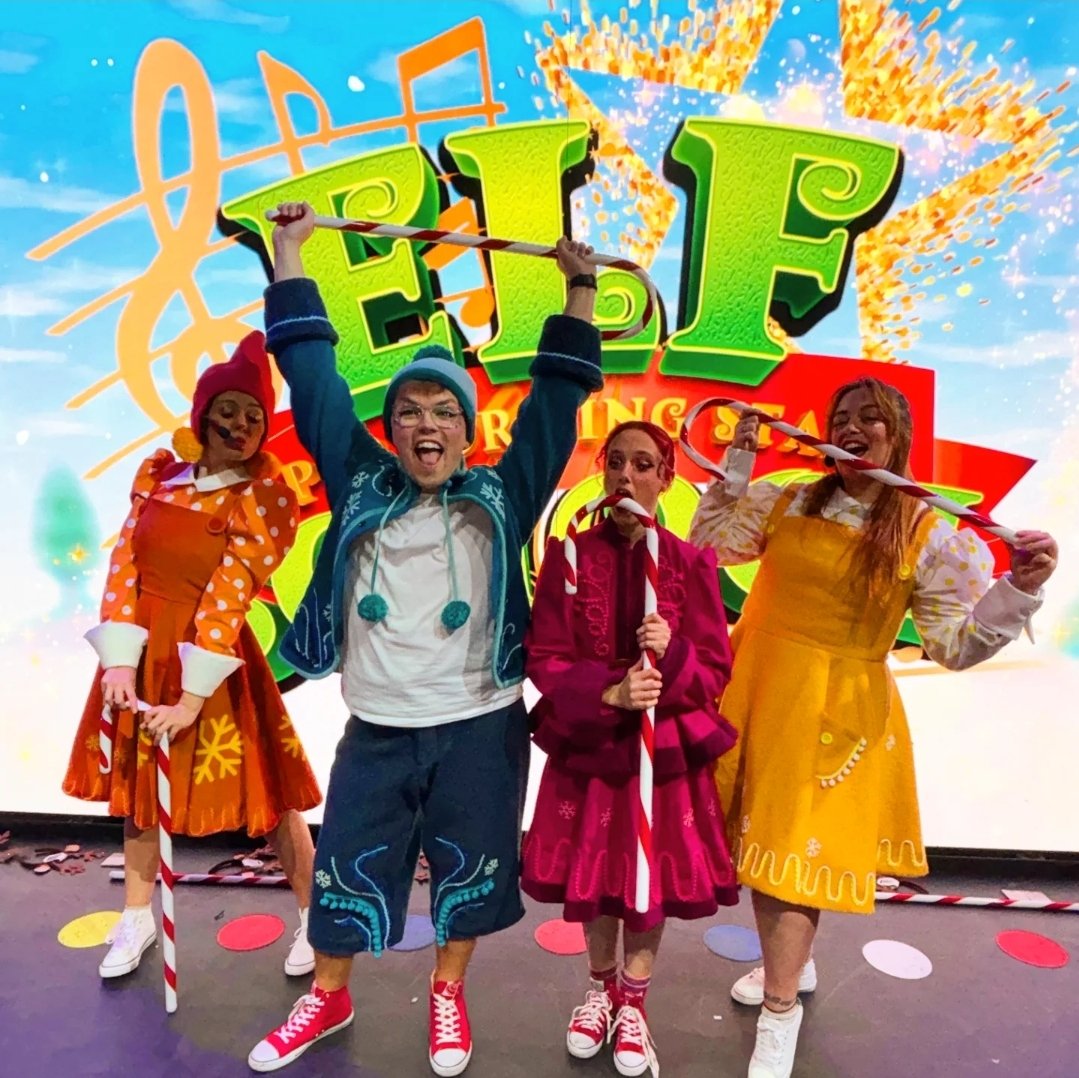 TheCallumMorley's tweet photo. Having a blast working in Scotland  🏴󠁧󠁢󠁳󠁣󠁴󠁿  Content learnt, rehearsals completed, ready for Christmas to be brought to Hunters Quay 🎄 https://t.co/Nwgtqi6qMH
