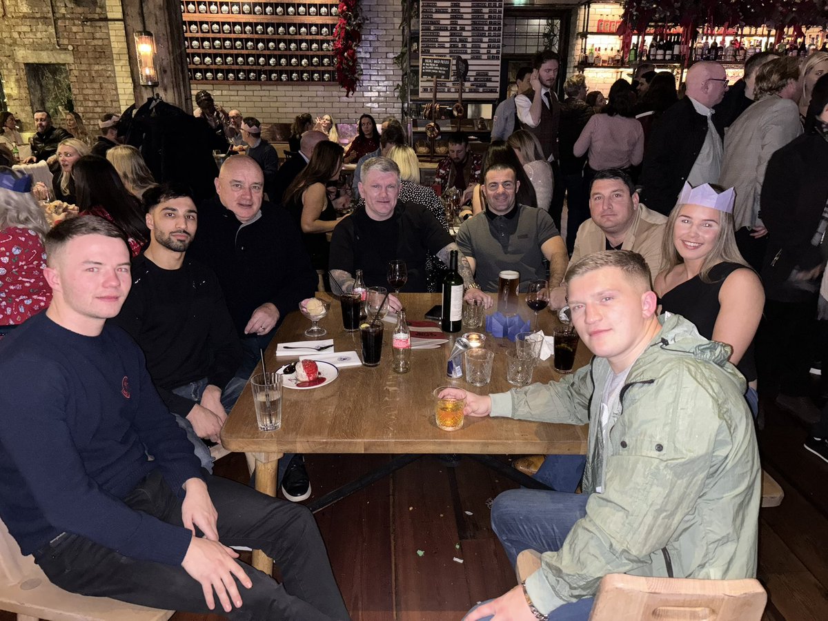 HitmanHatton's tweet photo. Nice end to 2024 with my boxers and my team @SpeakPaul @ChloeWatson111 @ibrahimnadim8 @JackMurphy_1 @CampbellHatton Blain Younis Ryan Monaghan  #Hattonboxing #boxing 🥊🥊🥊🥊🥊🥊🥊 @AlbertSchloss https://t.co/zGLq5Zp6Ue