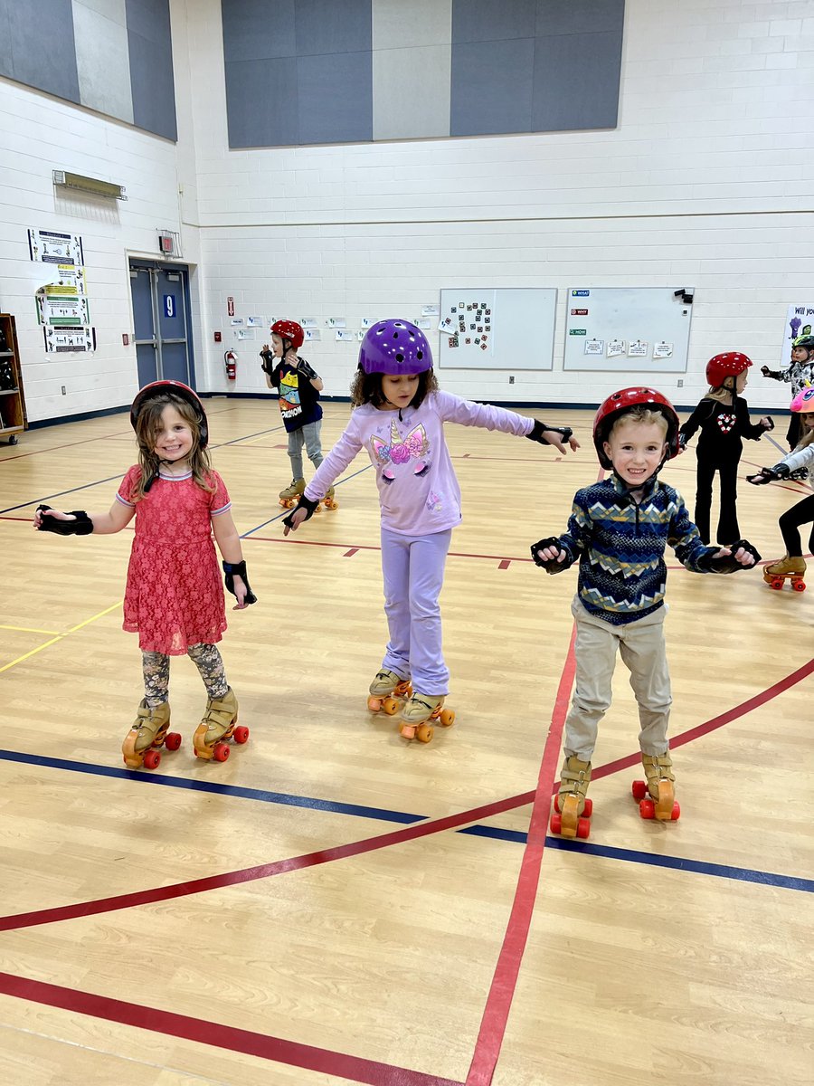 Coovert_in_KDG's tweet image. One of our favorite units in P.E. is over! #SkatingFun
