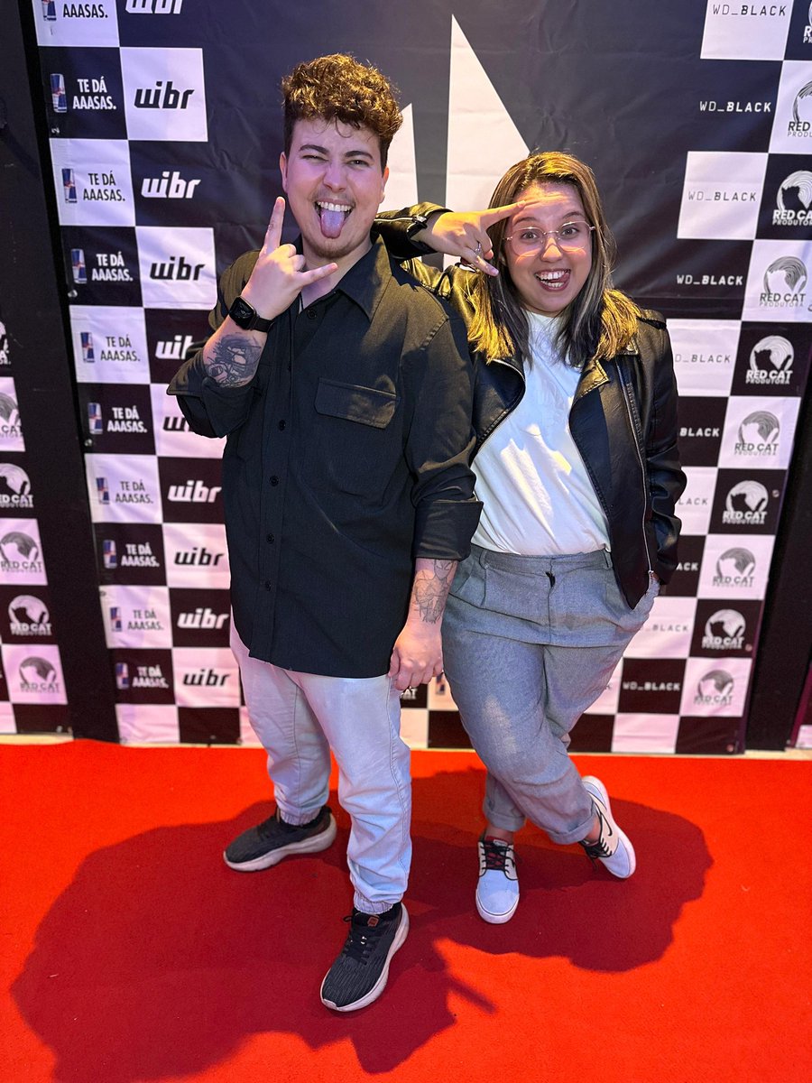 Sam e Paty, a dupla dinâmica que registrou os melhores momentos da nossa premiação! 🏆

Sócios proprietários do @boraedicao, tivemos a alegria de fechar a parceira para esse ano e contar com o talento e profissionalismo deles 🤩 E também gratos por toparem o projeto conosco!