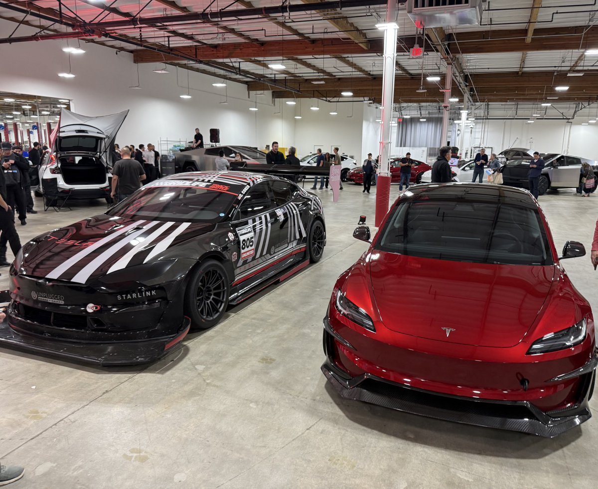Awesome event yesterday <a href="/Tesla/">Tesla</a> North Hollywood with <a href="/TeslaOwnersSCV/">Tesla Owners of Santa Clarita Valley</a> and <a href="/UnpluggedTesla/">UNPLUGGED PERFORMANCE</a> in attendance. 

Great Cybertruck engineering and PowerShare Q+A with <a href="/RyanTorresTesla/">Ryan Torres</a> <a href="/wmorrill3/">Wes</a> and Ari. What a turnout and great new location and team.