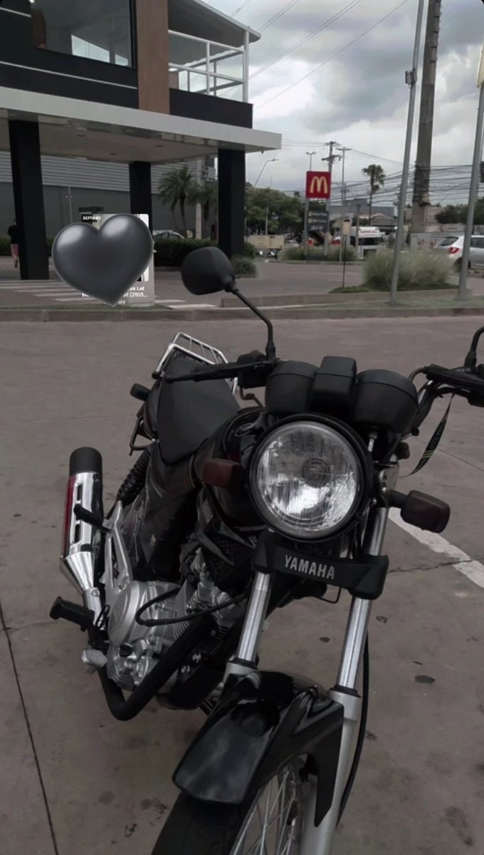 _Yentem's tweet photo. Minha moto é muito linda pqp https://t.co/x5nvvh9ppa