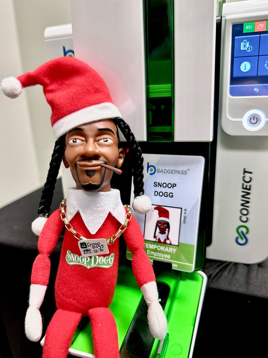 BadgePass's tweet image. Physical badge? Printed and poppin’. Virtual badge? Loaded and ready to roll. ✅🪪📱

Snoop knows BadgePass ONE and GO have all his security needs wrapped tighter than a Christmas present. 🎁😎

#SnoopOnAStoop #SecurityIndustry #BadgePassion #VirtualBadges