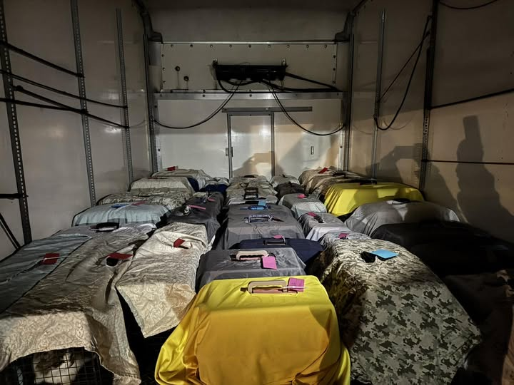 ffrckittycam's tweet photo. 24 females and 18 males were sent up to Humane Ohios low cost clinic today.
Thanks as always to #HumaneOhio for all they do!
#spay #neuter the #cats https://t.co/v1bdBXrwGO
