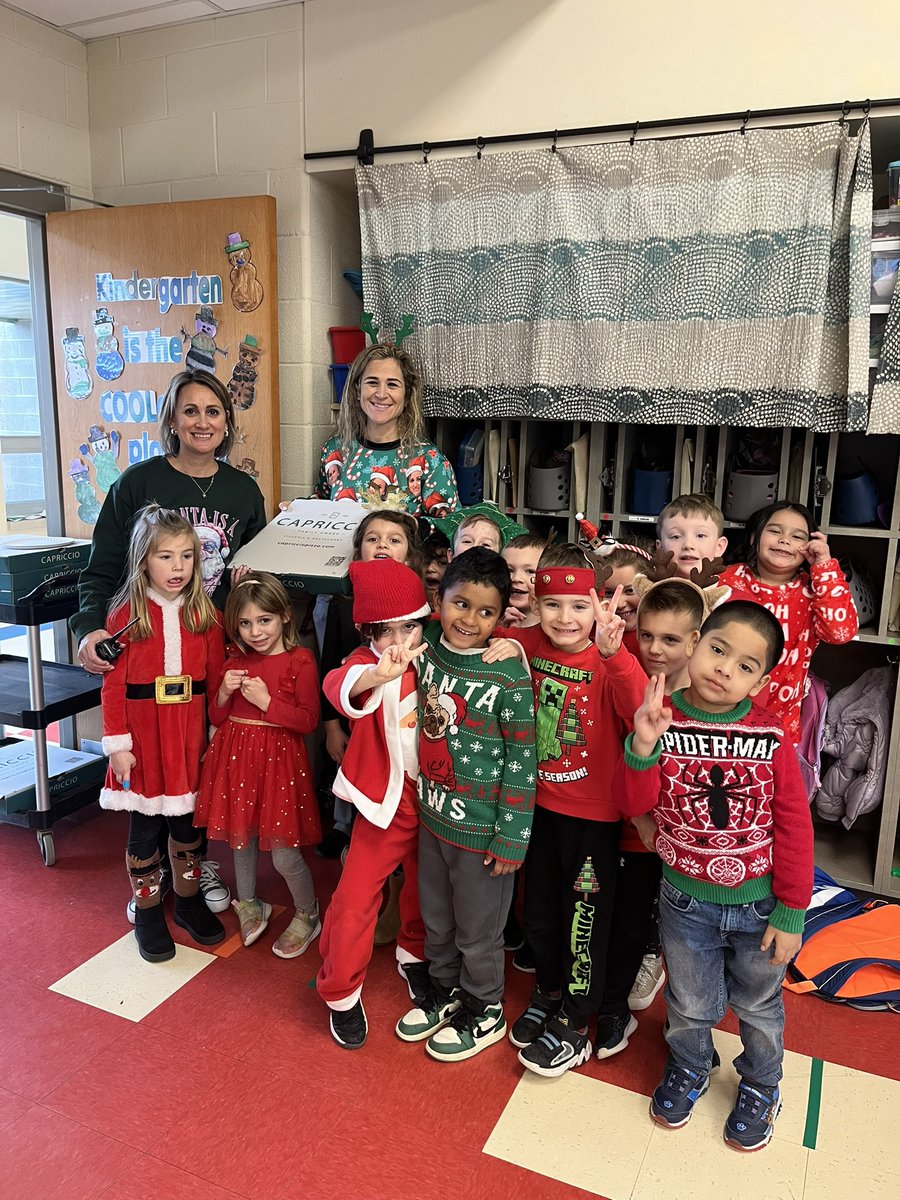 GoMESDukes's tweet image. Congratulations to @ms_toapha Kinders for being class of the month! Today they celebrated with a pizza party with the Principals 🍕@marlborosd @MsAmodeoAP