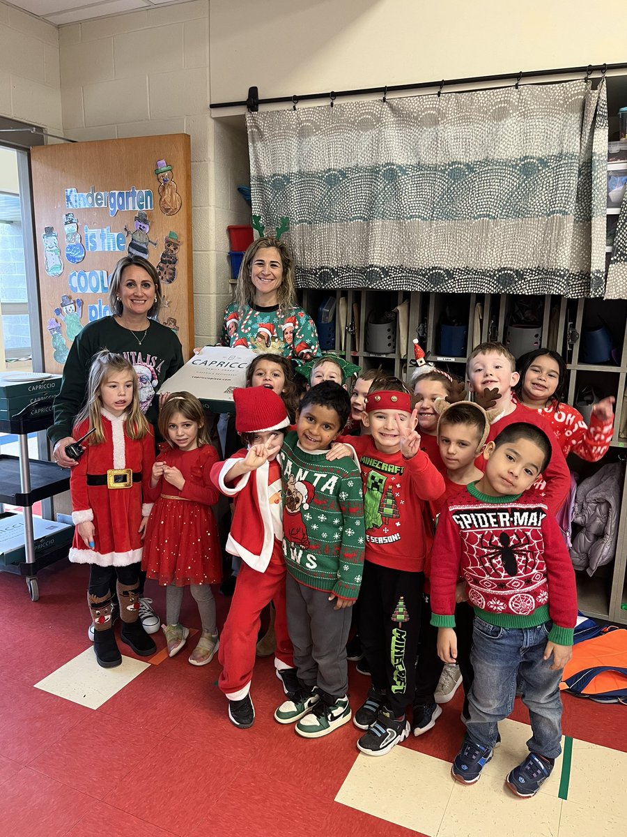 GoMESDukes's tweet image. Congratulations to @ms_toapha Kinders for being class of the month! Today they celebrated with a pizza party with the Principals 🍕@marlborosd @MsAmodeoAP