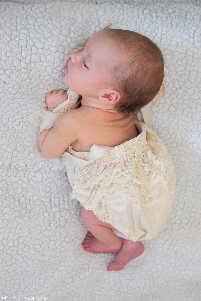 🌟 Tiny Toes, Big Dreams! 🌟 

Welcoming a little bundle of joy into the world is nothing short of magical. Capturing these first moments, from tiny fingers to sleepy yawns, is a privilege we never take for granted. 🍼🌟
#NewbornPhotography #TinyDetails #CherishedMoments