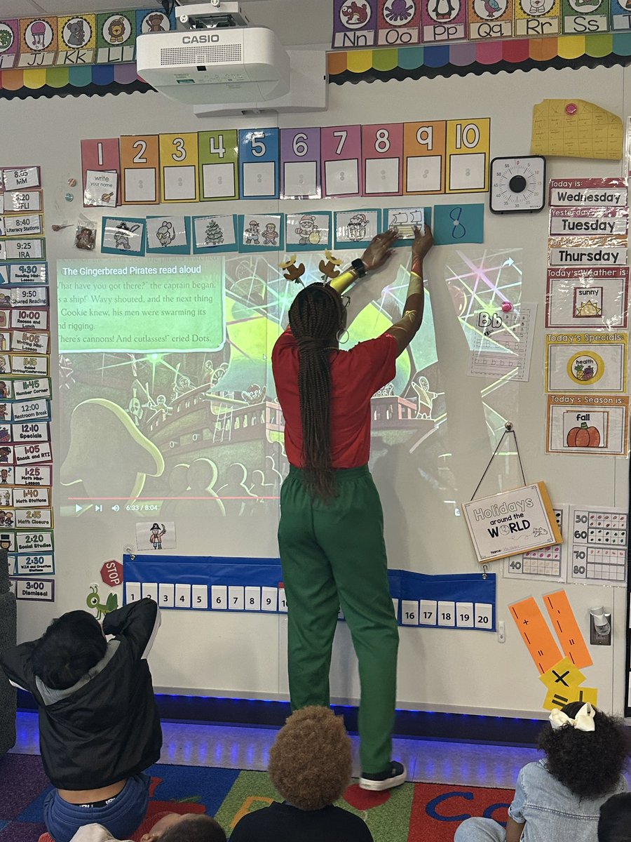 Ms. Ikea Taylor paused a video read aloud to check for comprehension and worked with her class to visually sequence the story. Way to sleigh student engagement!🤍