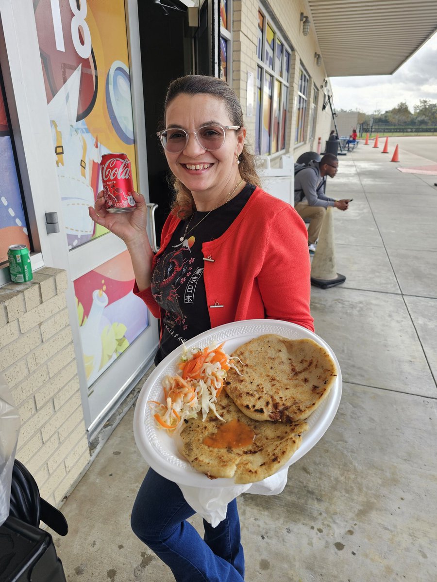 HinesCaldwellES's tweet photo. Wednesday treat.. "Pupusa Bar" 
Just in Queso, you don't know... JHC staff is the best.
@DarceleLofton https://t.co/x8ZPzWUYqF