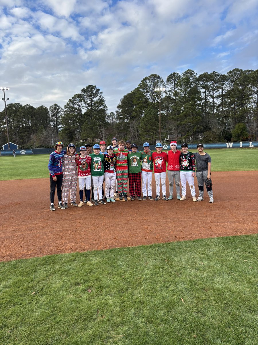Great ending to early winter practice with our annual Christmas Sweater/Costume Intersquad! #7iFY
