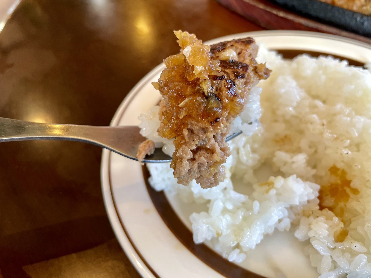 tochigour's tweet photo. 店主さんはワンオペで営んでいるので、ゆったりと素敵な雰囲気の中で美味しいハンバーグを堪能できる素敵なお店です🍖🐶♬ https://t.co/wjBURXEQVI
