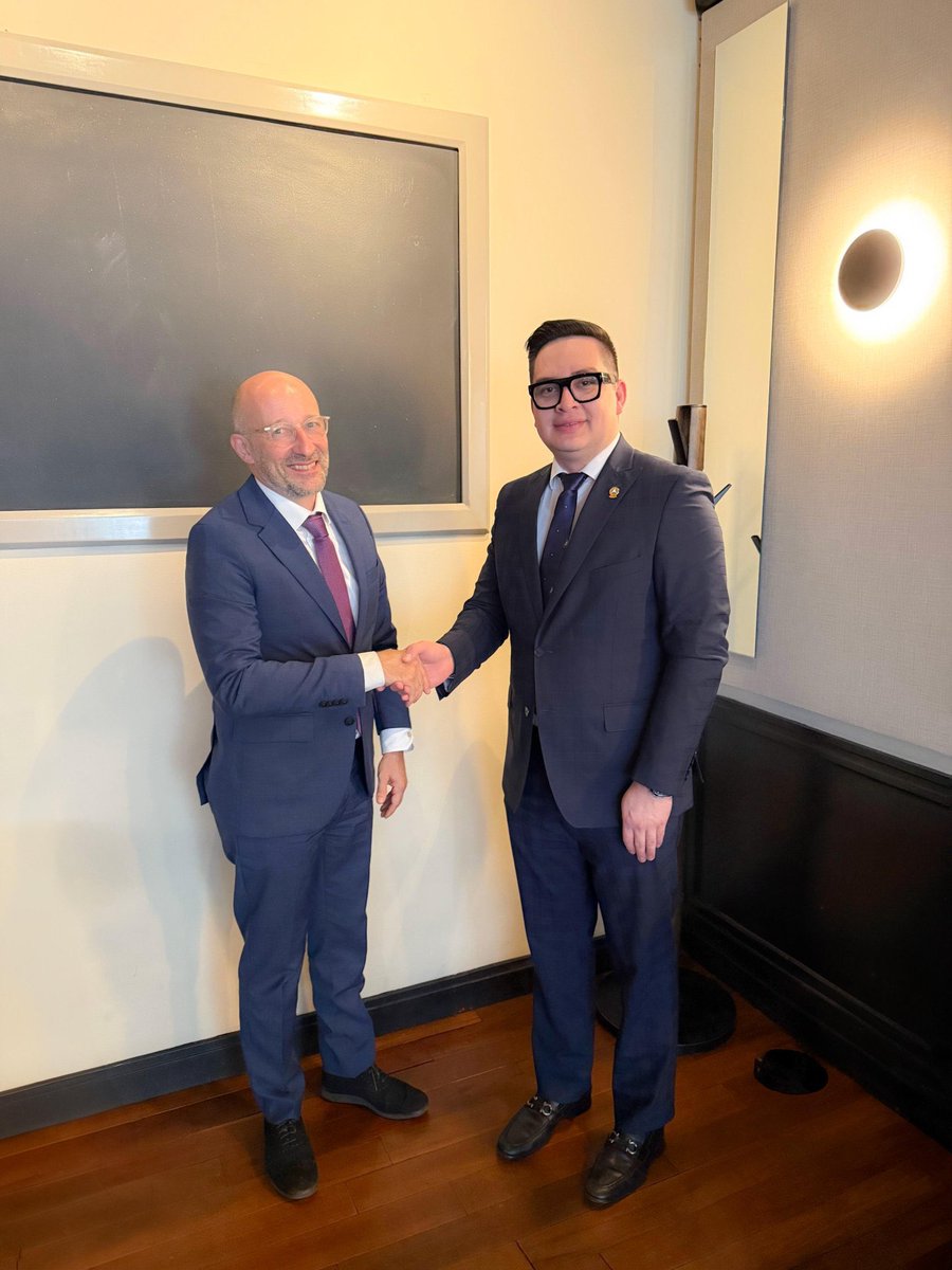 Presidente <a href="/PARLACEN/">PARLACEN</a> HD Carlos Hernández y Excmo Sr Embajador François Roudié, Representante de la Unión Europea en El Salvador; abordaron temas de interés birregional y reafirmaron compromiso de fortalecer lazos de cooperación para beneficio de ambas regiones