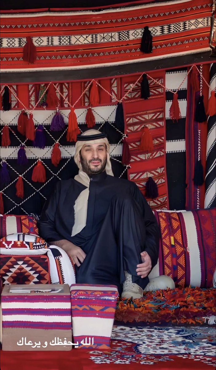 #ياسيدي_ماعاد_ينصفك_الكلام

الله يحفظك ويرعاك