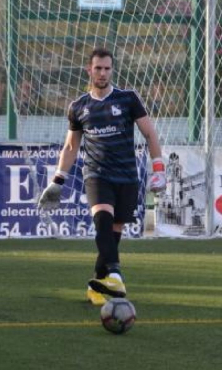 Despedimos el jueves 19 felicitando a uno de los mejores porteros que han pasado por nuestro club:

<a href="/Manolito13ALmun/">ManolitoSanRo</a> MANU

Que seas feliz y que cumplas muchos más 🎂 33 no son nada

Esperando tu vuelta 

#50AñosDeHistoria 

💛🖤