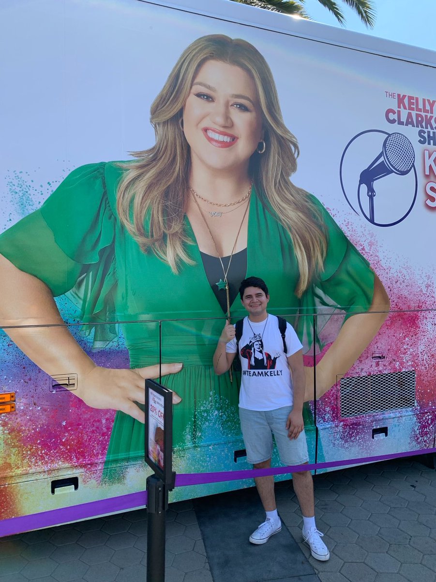 yoellsanchezz's tweet photo. @MTV @kellyclarkson Kelly means the world to me. She has been such an inspiration to me for as long as I can remember. I love her so much. I wouldn’t be the person I am today without her. Her music has helped me so much throughout the years. I’ll forever be her biggest fan 💛🫶🏼 https://t.co/EtBsw2RQNe