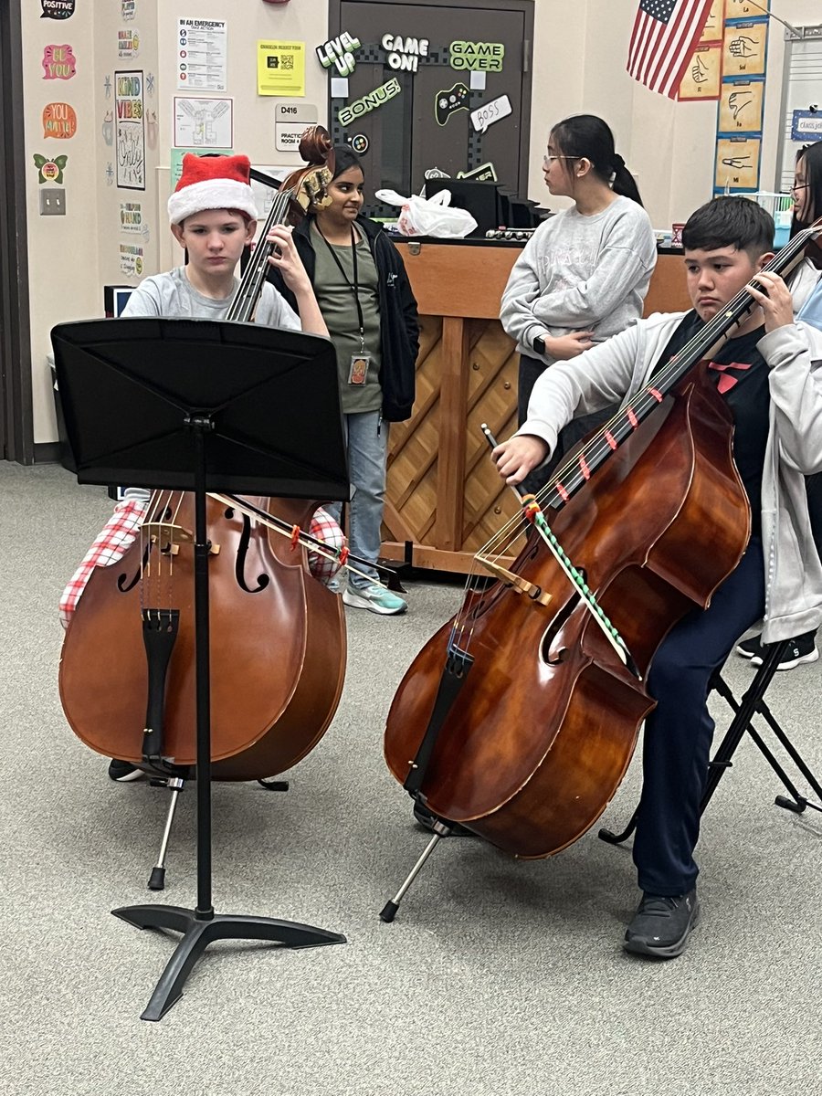 NIS_Orchestra's tweet photo. Cookies and Carols was a last today! Orchestra students the best!#DestinationExcellence 
@FineArtsTomball https://t.co/vIJft9xbKd