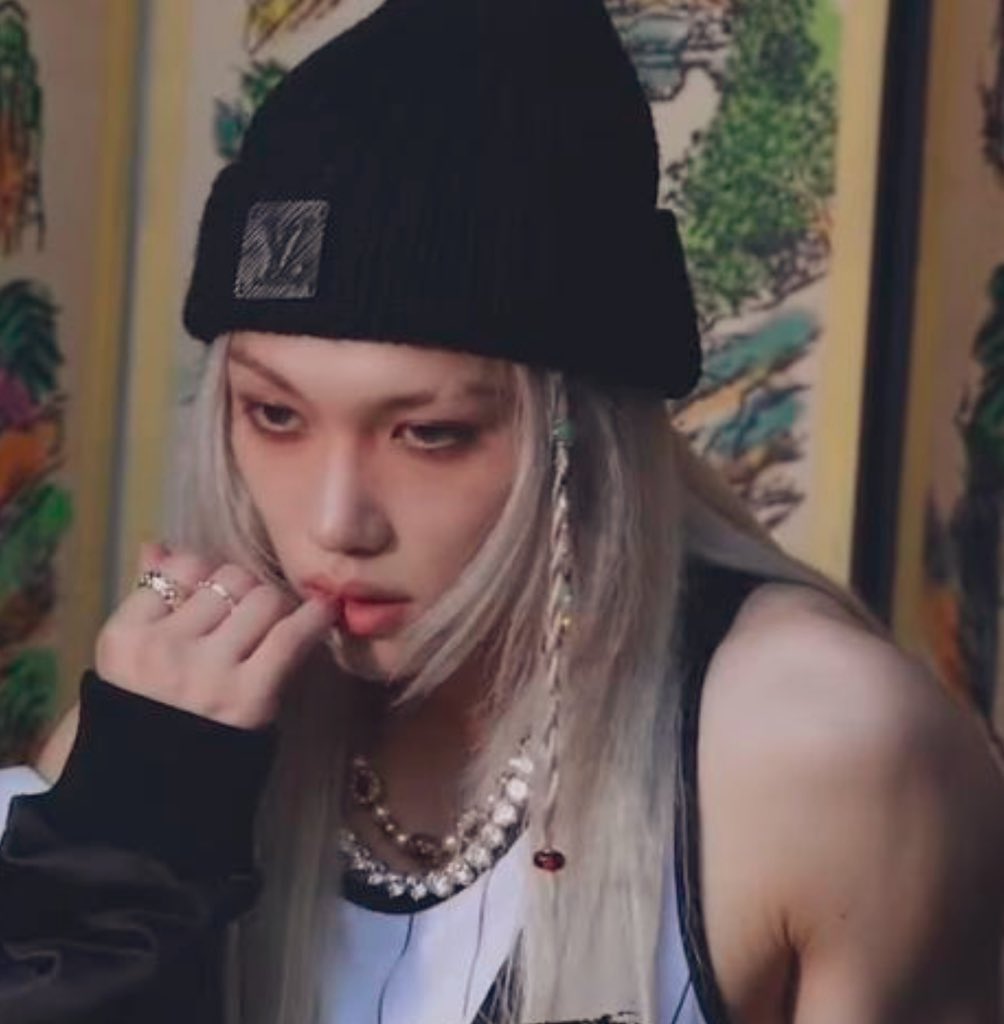 || hf socmed au : “toxiс till thе еnd” 🔞

  - college au
 
The hatred between hyvnj!n and flx is not news to anyone. After all, they go above and beyond trying to make each other’s lives hell. 

The reason? 
Well that one’s funny.