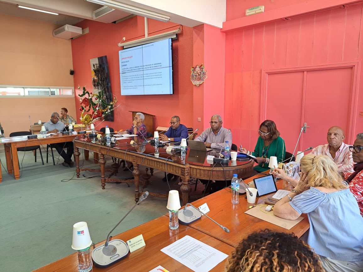 #Plan Vélo et mobilités actives

Notre Ville a été retenue par l'Etat dès 2022 pour plus de mobilités actives. Nous avons validé le plan de financement pour la réalisation du 1er tronçon d'aménagements cyclables entre Bellevue et Bo kannal.