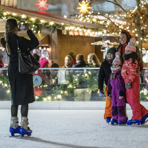 CarmelChristkin's tweet image. Get your cameras ready! 📸 The #CarmelChristkindlmarkt is full of Instagram-worthy holiday photo spots. ✨ Check out our #MarketBlog for the top 10 spots to snap the perfect pic! carmelchristkindlmarkt.com/posts/carmel-c… #MagicMarket #InstagramSpots #Christmas2024 #ThingsToDoIndy