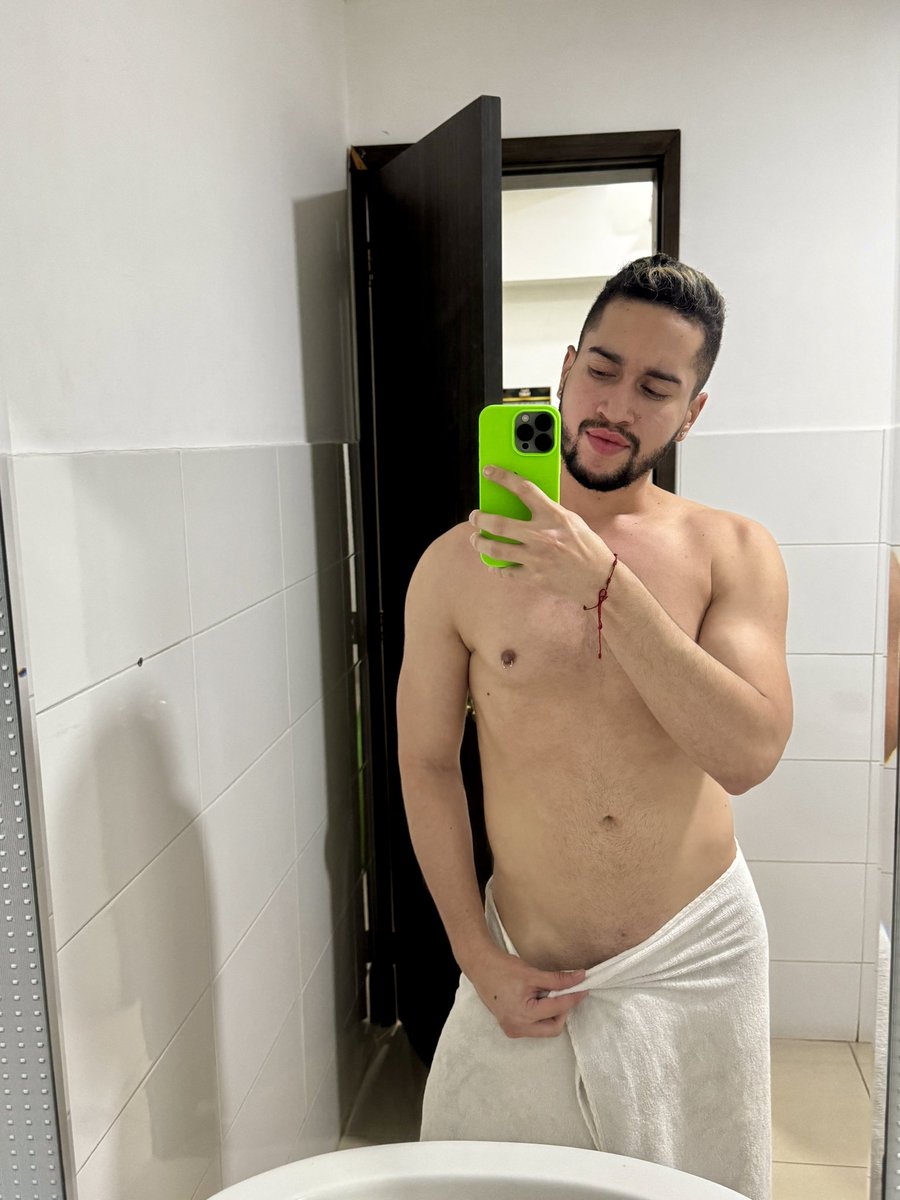 Andyyluxe's tweet photo. 😈#gay https://t.co/5ws5QBw75X
