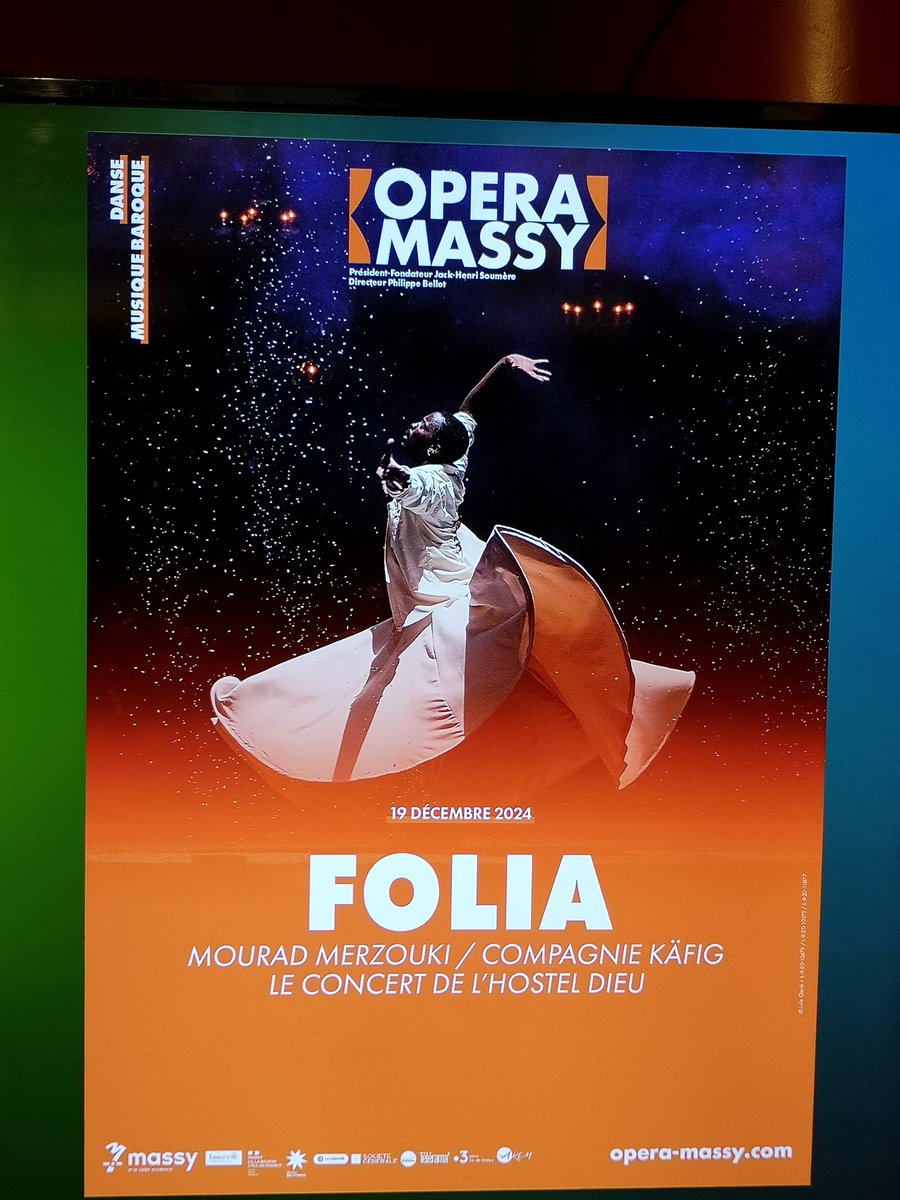 CelineDiz's tweet photo. Mourad Merzouki. Folia. Un envoûtement. Subjuguée ! https://t.co/tjMw5vRmWL