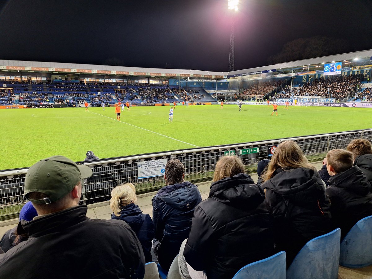 niek92jansen's tweet photo. De Graafschap 🆚 Sparta Nijkerk
📅 19-12-2024
⚖️ 4-0
🏷️ 6.123 toeschouwers
📍 De Vijverberg, Doetinchem 🇳🇱
De Graafschap naar achtste finales TOTO KNVB Beker na ruime zege op Sparta Nijkerk 🏆
#GRAspa #DeGraafschap #SpartaNijkerk #groundhopping #groundhoppen https://t.co/3xMw5wSed3